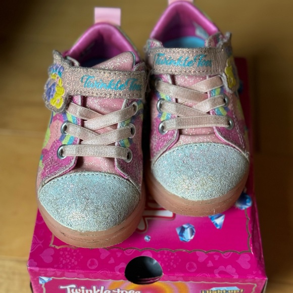 Sketchers twinkle toes shoes (toddler) - Picture 5 of 6